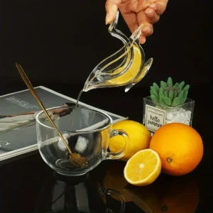 1pc-"Travel-Friendly" Portable Manual Lemon Squeezer - Durable Plastic, Transparent Citrus Juicer For Fresh & Easy